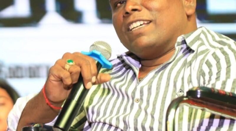 கண்ணதாசனின் ஆளுமை என் பாதையாக, வாலியின் இளமை எனக்கு தெம்பாக எனது கலைப்பயணம் தொடர்கிறது: கவிஞர் கருணாகரன் பெருமிதம்